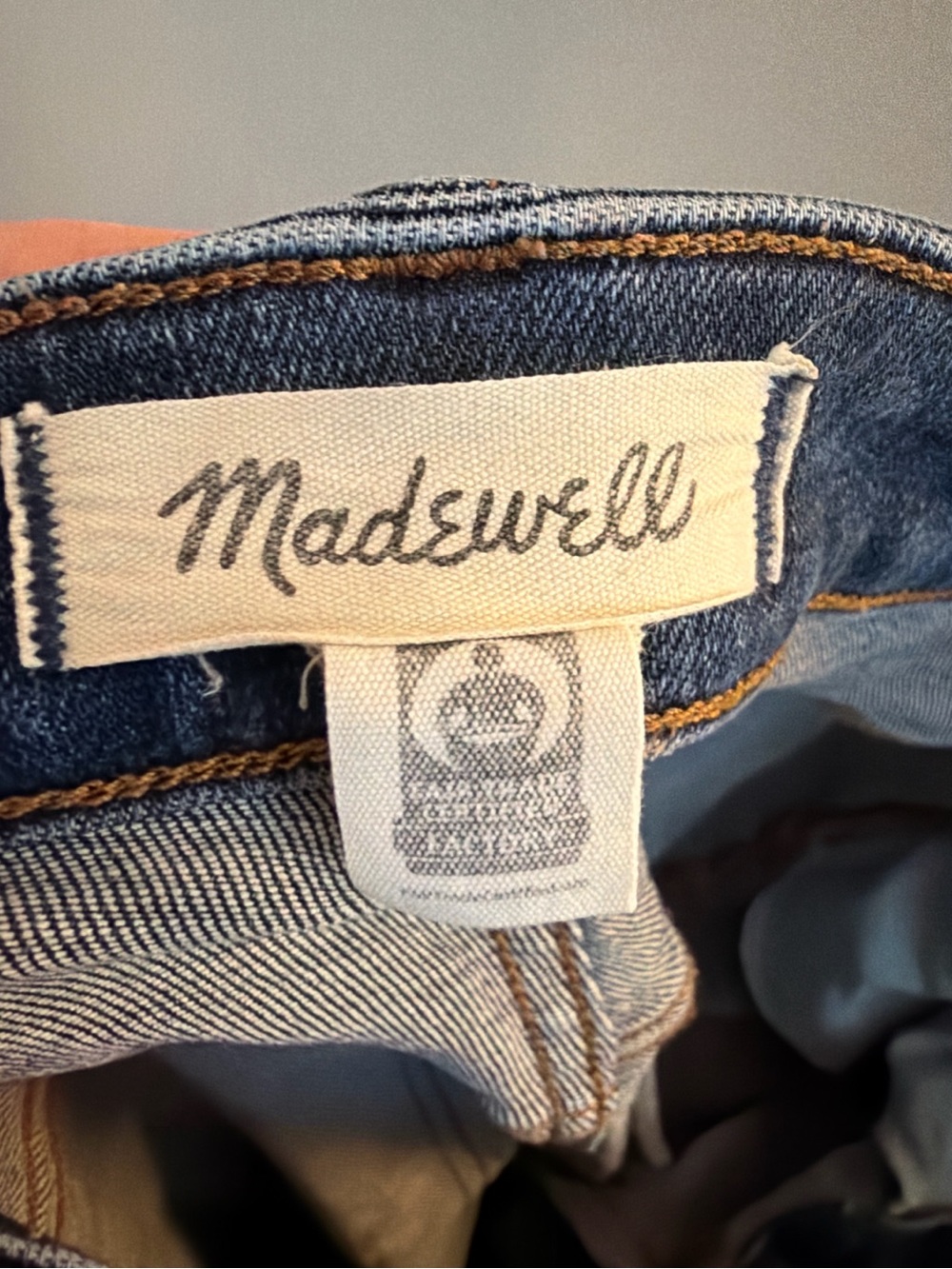 Madewell Curvy Kick Out Jeans Size 32 Cropped Raw Hem Medium Wash - Picture 6 of 8